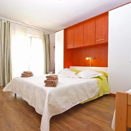 Apartment Fuer 5 Personen Ca 65 Qm In Pula, Istrien Istrische Riviera